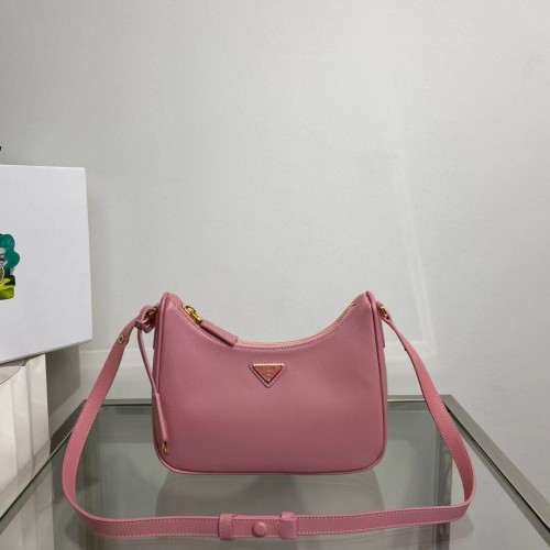 Torebka na ramię Prada Small Saffiano ze skóry 1BD330 różowa
