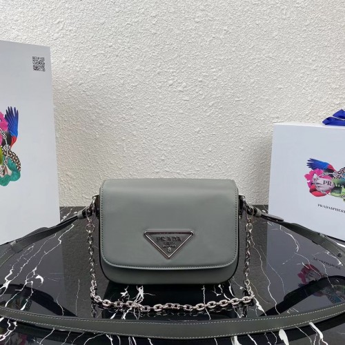 Prada Mała torebka na ramię ze skóry szczotkowanej 1BA263 szara