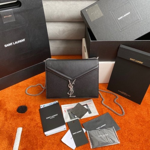 SAINT LAURENT CASSANDRA ŚREDNIA TOREBKA NA ŁAŃCUSZKU Z TŁOCZONEJ SKÓRY Z LIŚCIASTYM PUDREM 532750 CZARNY