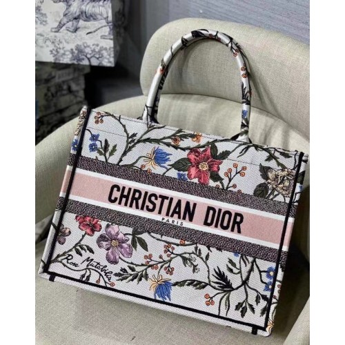Średnia torba Dior Book Tote Multicolor Mille Fleurs z haftem M1296ZW
