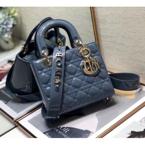 MAŁA TOREBKA LADY DIOR Niebieska lakierowana skóra cielęca M0531 Niebieska