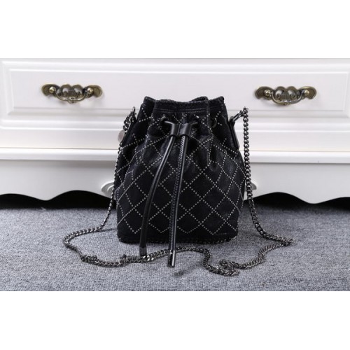 Stella McCartney Falabella Torba typu bucket z pikowaniem i ćwiekami SMC013 Czarna