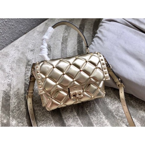 VALENTINO Candy Rockstud pikowana skórzana torba na ramię 6019 złota