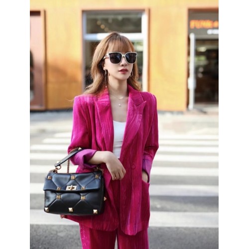 VALENTINO GARAVANI Roman Stud Large Napa skóra owcza A1189L czarny