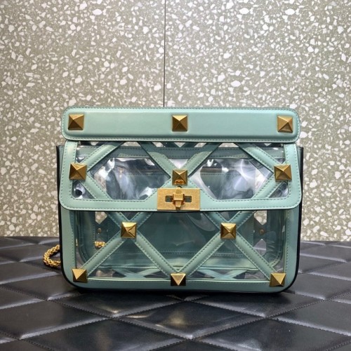 VALENTINO GARAVANI Roman Stud miękka torebka na ramię z owczej skóry z łańcuszkiem WW2B0I60B jasnoniebieska