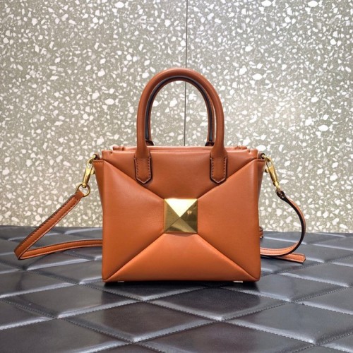 VALENTINO GARAVANI mała torba typu tote z owczej skóry z jednym ćwiekiem XW0B0K59 brązowa