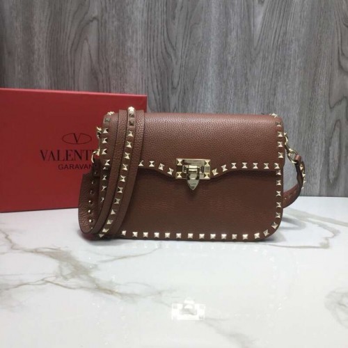 VALENTINO Torba listonoszka Rockstud ze skóry licowej 0936B brązowa