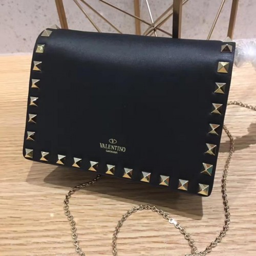 Valentino Garavani Rockstud skórzana kopertówka 01327 czarna