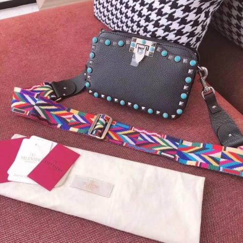 Valentino Garavani Rockstud skórzana torba na ramię B7279 czarna