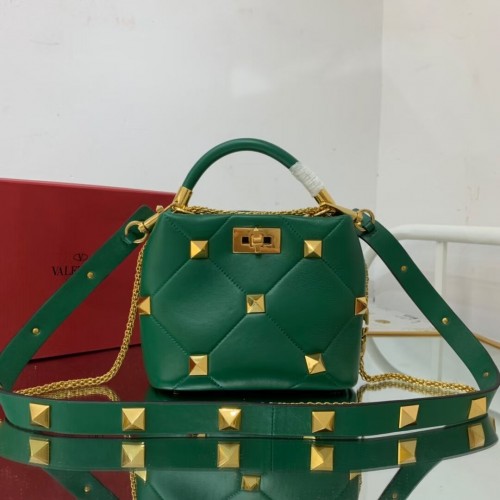 Valentino medium Garavani Roman Stud V1198 zielony