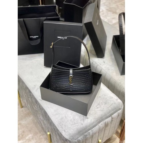 YSL LE 5 A 7 TOREBKA HOBO Z BŁYSZCZĄCEJ SKÓRY Z TŁOCZENIEM KROKODYLA Y687228 czarna