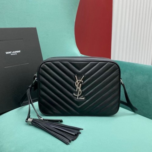 Yves Saint Laurent LOU TORBA APARATOWA Z PIKOWANEJ SKÓRY 612544 czarno-srebrna